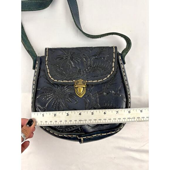 Black Leather Hand-Tooled Embossed Mexican Floral Artisanal Crossbody Green VTG - Picture 3 of 16